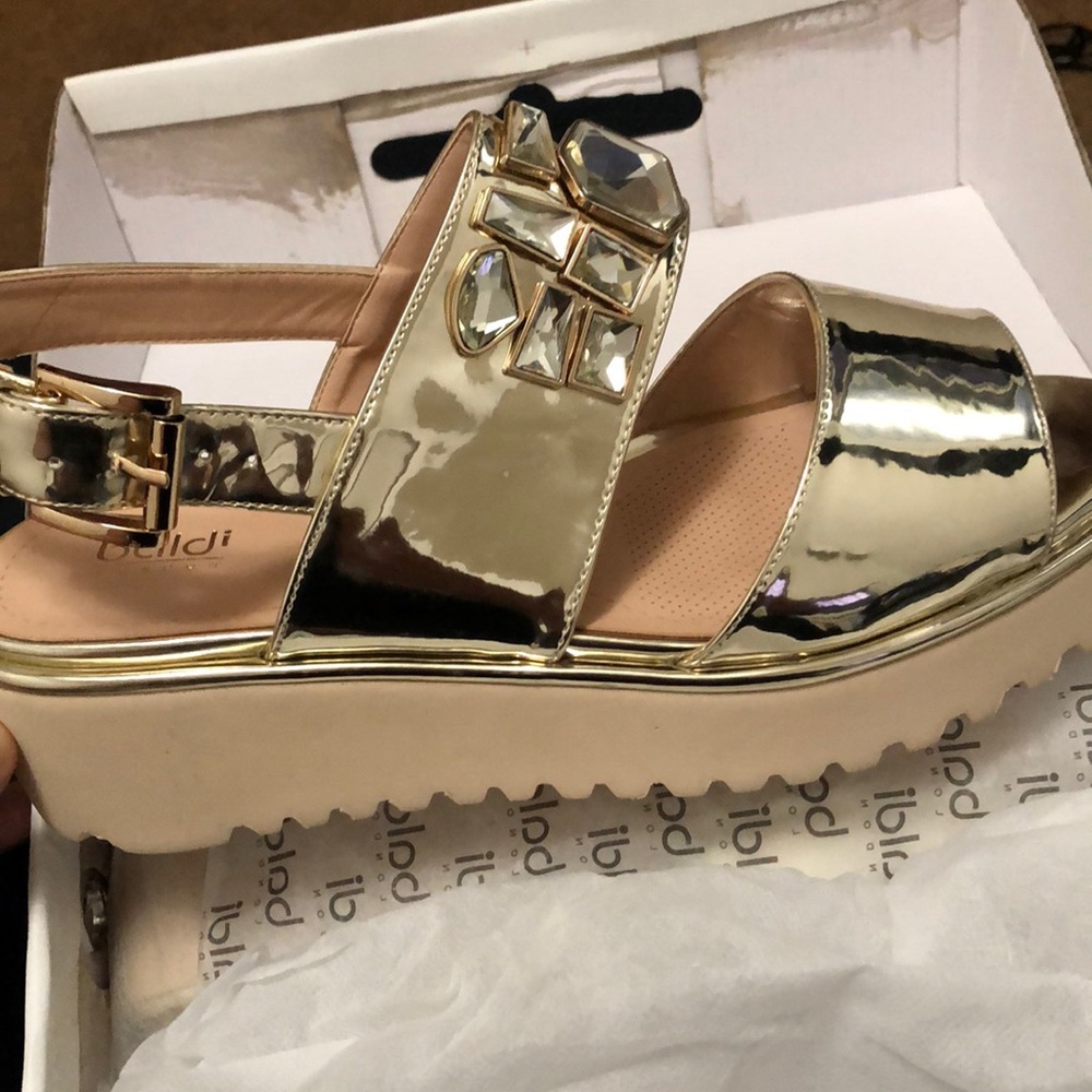 Women sandals